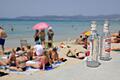 Strand auf Mallorca       -  Am Ballermann wird es am Strand nicht nur wegen der steigenden Besucherzahlen immer enger. (Archivbild)