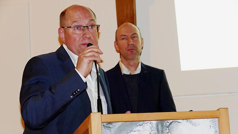 Die Fachärzte Professor Peter Kraft (rechts) und Dr. Markus Schröter sprachen über medizinische Grundlagen von Demenzerkrankungen. Die Fachärzte Professor Peter Kraft (rechts) und Dr. Markus Schröter sprachen über medizinische Grundlagen von Demenzerkrankungen.