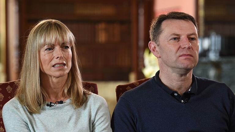 Eltern von Madeleine McCann - Die Eltern der verschwundenen Madeleine McCann kämpfen für weitere Ermittlungen in dem Fall. Eltern von Madeleine McCann - Die Eltern der verschwundenen Madeleine McCann kämpfen für weitere Ermittlungen in dem Fall.