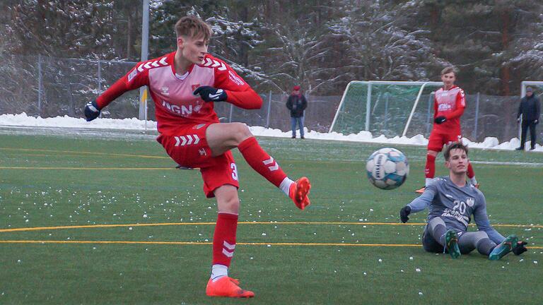 Lorenz Daneyko gelang im Tetspiel gegen die SG Ehrenberg binnen elf Minuten ein Hattrick. Für die kommenden Saison hat der TSV Aubstadt den 18-Jährigen nun mit einem Regionalliga-Vertrag ausgestattet.