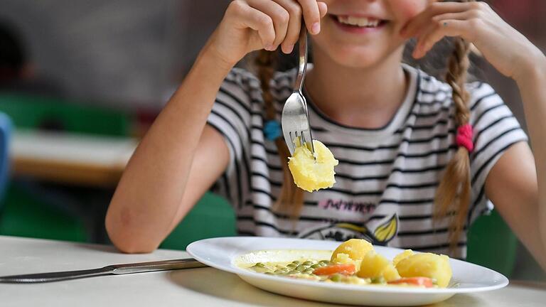 In Oberthulba soll eine ganztägige Schülerbetreuung mit Mittagsverpflegung – auch an Freitagen und in den Ferien – ab dem Schuljahr 2025/2026 eingeführt werden.       -  In Oberthulba soll eine ganztägige Schülerbetreuung mit Mittagsverpflegung – auch an Freitagen und in den Ferien – ab dem Schuljahr 2025/2026 eingeführt werden.