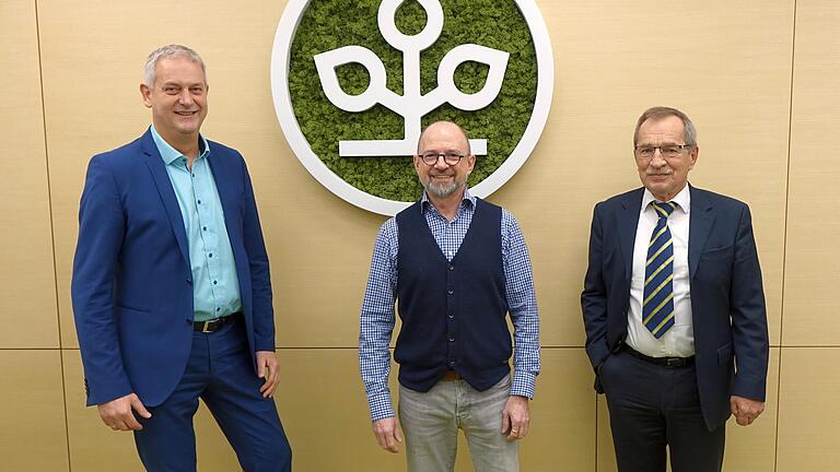 Frank Dünisch, Direktor AOK Schweinfurt (von Links), Frank Firsching, Vorsitzender Beirat AOK Schweinfurt–Versichertenvertreter und Dr. Gerd Sachs, Stellvertretender Vorsitzender Beirat AOK Schweinfurt – Arbeitgebervertreter. Frank Dünisch, Direktor AOK Schweinfurt (von Links), Frank Firsching, Vorsitzender Beirat AOK Schweinfurt–Versichertenvertreter und Dr. Gerd Sachs, Stellvertretender Vorsitzender Beirat AOK Schweinfurt – Arbeitgebervertreter.