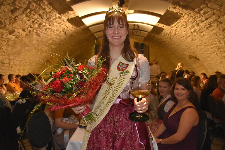 Sie ist die 15. Tauberrettersheimer Weinprinzessin „Annemarie I“. Sie ist die 15. Tauberrettersheimer Weinprinzessin „Annemarie I“.