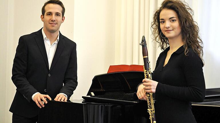 Magdalena Lipska (Klarinette) und Enrico Rizzi (Klavier) spielen beim Hochschulpodium in Bad Brückenau.       -  Magdalena Lipska (Klarinette) und Enrico Rizzi (Klavier) spielen beim Hochschulpodium in Bad Brückenau.