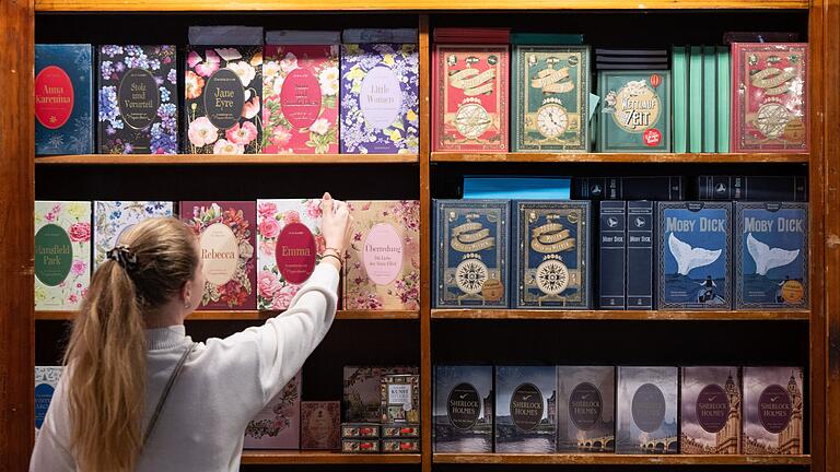 Bücher, die auf Booktok beliebt sind       -  Längst ist Booktok ein Wirtschaftsfaktor. (Archivbild)