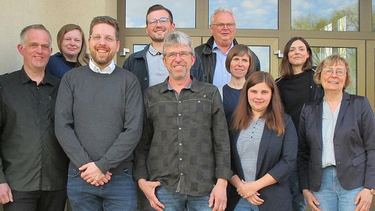 Die neue Vorstandschaft der FWG Königsberg bilden (von links) Martin Buchta, Mareike Sturm, Michael Klopf, Chris Hauck, Ralf Schlinke, Erich Stubenrauch, Nina Hauck, Jacqueline Schlinke und Wiebke Kraus.&nbsp; Mit im Bild Kreisvorsitzende Birgit Bayer (rechts).&nbsp;