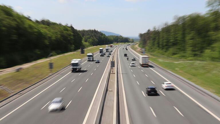 Die VPI in Biebelried ist zuständig für 145 Kilometer Autobahn von der A7 bis zur A3 wie hier auf Höhe von Abtswind.