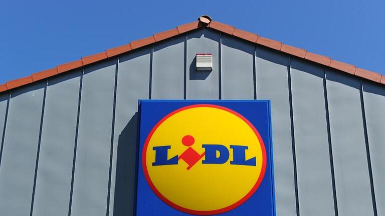 Lidl-Gründer Dieter Schwarz soll nach Berechnungen des Wirtschaftsmagazins «Bilanz» ein Vermögen von 37 Milliarden Euro besitzen. Foto: Jens Kalaene       -  Der Lidl-Gründer führt die Liste der Top 10 der reichsten Menschen in Deutschland an.