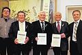 Geehrt: Sie führten den Gesangverein Frohsinn Leinach auf eine gute Bahn, (von links) Günter Franz, Waldemar Franz, Ehrenvorsitzender Friedrich Franz, Walter Bauer und Vorsitzender Reinhard Steinmetz.