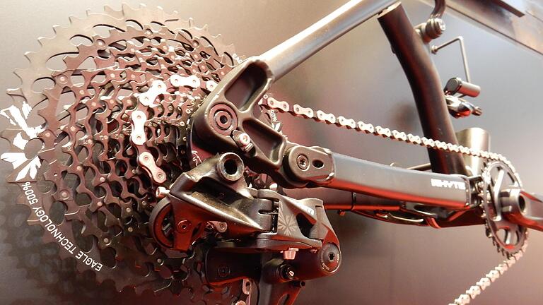 Die Adler-Schaltung von SRAM an einem Rennrad. Die Adler-Schaltung von SRAM an einem Rennrad.