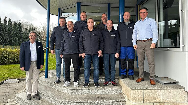 Auf dem Foto von links: Mathias Kunert Geschäftsführer, Marcus Weyer, Dieter Schöppner, Alexander Benkert, Matthias Schubert, Martin Türk, Michael Barthel, Jürgen Rieger, Hubertus Kompe Geschäftsführer. Auf dem Foto von links: Mathias Kunert Geschäftsführer, Marcus Weyer, Dieter Schöppner, Alexander Benkert, Matthias Schubert, Martin Türk, Michael Barthel, Jürgen Rieger, Hubertus Kompe Geschäftsführer.