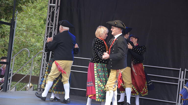 Buntes Treiben am Markttag in Giebelstadt Foto: Matthias Ernst