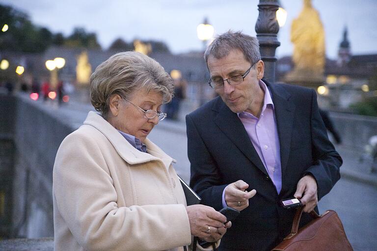 Stadtführer: Nach einem Interview im Jahr 2010 macht Michael Reinhard mit der Schauspielerin Marie-Luise Marjan ('Mutter Beimer') einen Spaziergang durch Würzburg.