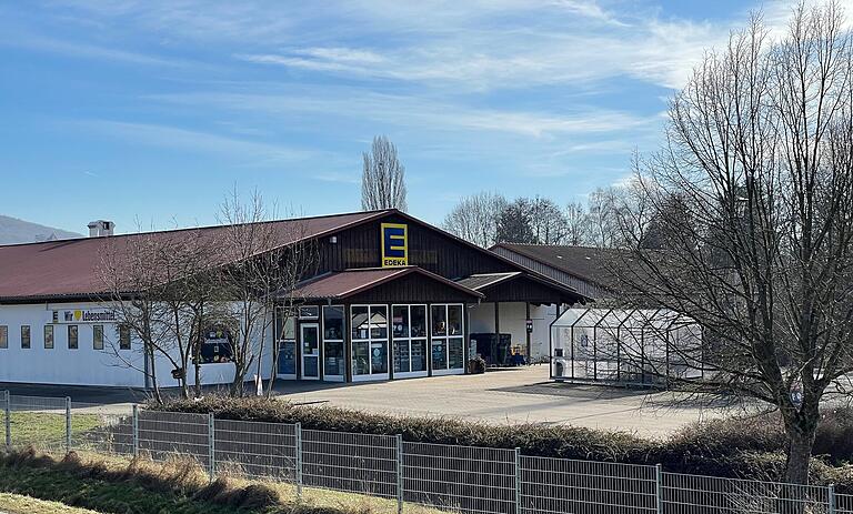Ob der Einkaufsmarkt in Oberschwarzach (hier auf einem Bild aus dem Jahr 2021) Bestand hat, hängt auch davon ab, ob die Menschen vor Ort dort regelmäßig einkaufen und diesen rentabel halten, sagt Bürgermeister Manfred Schötz. Ob der Einkaufsmarkt in Oberschwarzach (hier auf einem Bild aus dem Jahr 2021) Bestand hat, hängt auch davon ab, ob die Menschen vor Ort dort regelmäßig einkaufen und diesen rentabel halten, sagt Bürgermeister Manfred Schötz.