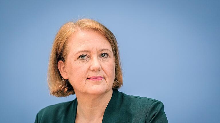 Ministerin Lisa Paus       -  Frauenministerin Lisa Paus nennt Belästigungen von Schwangeren vor Beratungsstellen, Praxen und Kliniken &bdquo;unzumutbar&rdquo;.