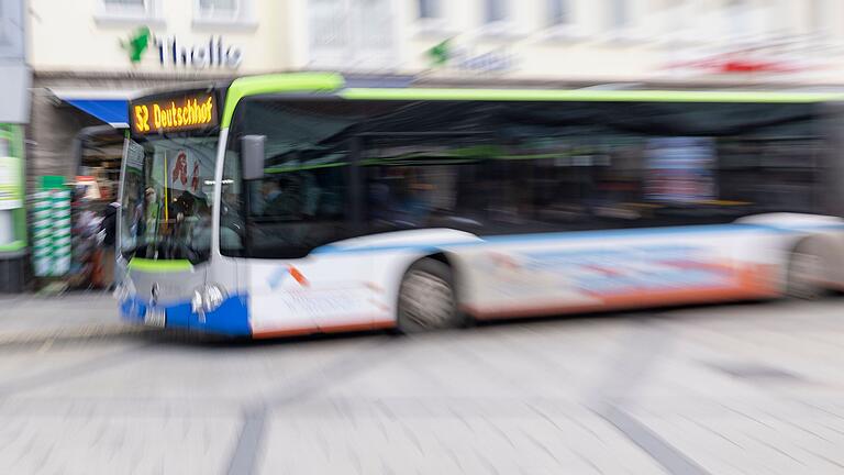 Zahlreise Buslinien im Stadt- und Landkreis Schweinfurt stellen wegen des Unwetters am Mittwoch vorübergehend den Verkehr ein. Zahlreise Buslinien im Stadt- und Landkreis Schweinfurt stellen wegen des Unwetters am Mittwoch vorübergehend den Verkehr ein.