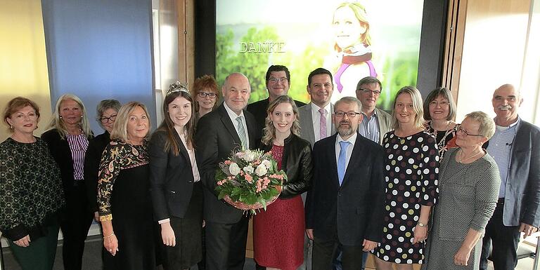 Zur Abschiedsfeier für Klara Zehnder (Mitte) im Landratsamt erschienen unter anderem auch&nbsp;einige ehemalige Fränkische Weinköniginnen aus dem Landkreis.