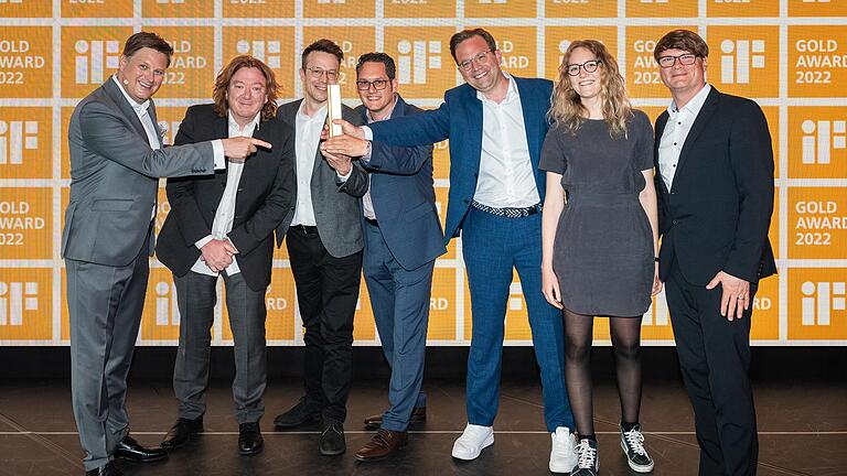 Das Team von HMI Project bei der Verleihung des iF Awards in Berlin. Das Team von HMI Project bei der Verleihung des iF Awards in Berlin. 