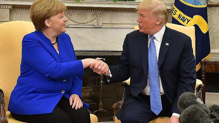 US-GERMANY-TRUMP-MERKEL       -  So richtig warm werden sie nicht miteinander: Kanzlerin Angela Merkel und US-Präsident Donald Trump am Freitag in Washington.