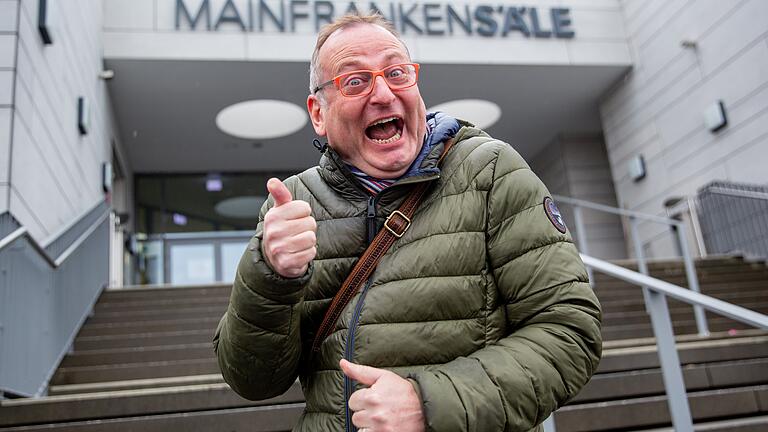 Volker Heißmann freut sich über jedes Lächeln, das ihm geschenkt wird. Volker Heißmann freut sich über jedes Lächeln, das ihm geschenkt wird.