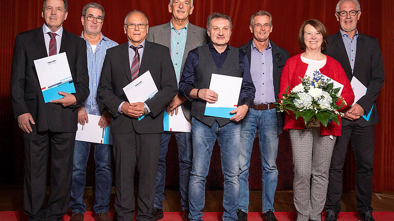 Seit 45 Jahren sind diese Arbeitsjubilare bei Bosch Rexroth beschäftigt. Seit 45 Jahren sind diese Arbeitsjubilare bei Bosch Rexroth beschäftigt. 