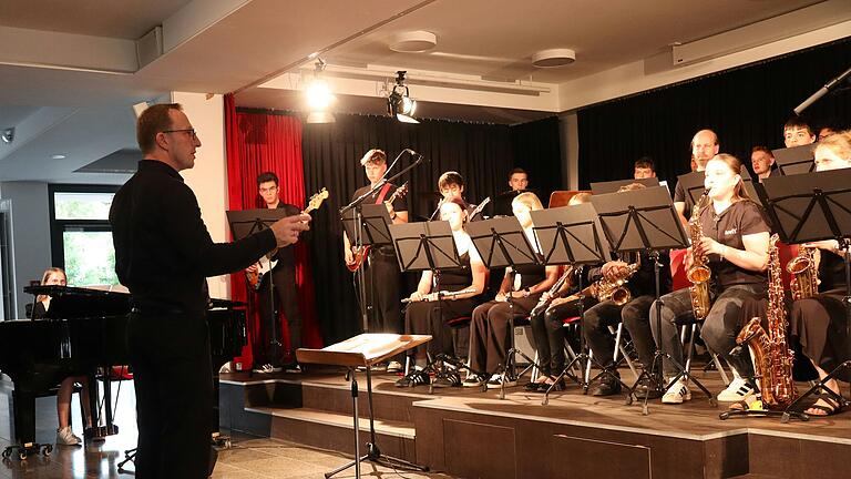 Auf dem Foto: Die Big Band unter Leitung von Benjamin Balling. Auf dem Foto: Die Big Band unter Leitung von Benjamin Balling.