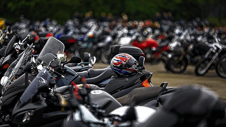 Lauter wunderbare Menschen beim Motorrad-Gottesdienst Lauter wunderbare Menschen beim Motorrad-Gottesdienst