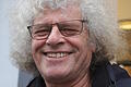 Wolfgang Popp, 69, Kitzingen: Ich erinnere mich, dass wir als Kinder am 24. Dezember Schlitten gefahren sind. Abends wurde dann 'Vom Himmel hoch, da komm´ ich her', 'Oh, du Fröhliche' und 'Stille Nacht' gesungen. Im Nachbarhaus wohnten meine Tante und die Großeltern. Dort haben wir nochmal gesungen. Inzwischen sind meine Kinder erwachsen. Weihnachtslieder singen wir nicht mehr. Aber den Text von 'Stille Nacht' weiß ich noch auswendig – zumindest eine Strophe könnte ich noch singen.