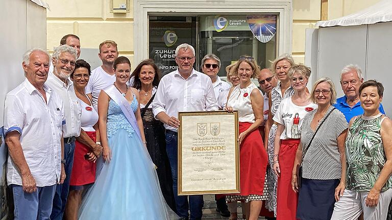 Die Städtepartner mit der Urkunde vom 26. August 1978. - Die Städtepartner mit der Urkunde vom 26. August 1978. Die Städtepartner mit der Urkunde vom 26. August 1978. - Die Städtepartner mit der Urkunde vom 26. August 1978.