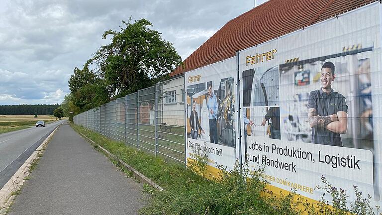 Der Automobilzulieferer Fehrer schließt seinen Standort in Großlangheim. Das Werk mit zahlreichen Gebäuden liegt an der Straße in Richtung Hörblach. Der Automobilzulieferer Fehrer schließt seinen Standort in Großlangheim. Das Werk mit zahlreichen Gebäuden liegt an der Straße in Richtung Hörblach.