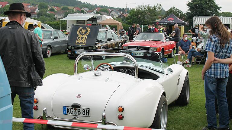 Viele automobile Schönheiten, darunter echte Klassiker, waren am Wochenende beim Oldtimertreffen in Stockheim zu sehen. Viele automobile Schönheiten, darunter echte Klassiker, waren am Wochenende beim Oldtimertreffen in Stockheim zu sehen.