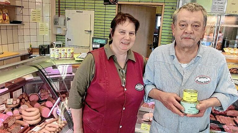 Metzgermeister Bernhard Schömig mit seiner Frau Elfriede in ihrem Geschäft in der Spiegelstraße. Metzgermeister Bernhard Schömig mit seiner Frau Elfriede in ihrem Geschäft in der Spiegelstraße.