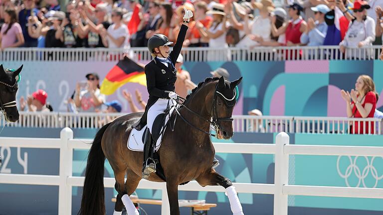Jessica von Bredow-Werndl       -  Jessica von Bredow-Werndl setzt nach viermal Gold mit Dalera auf ein neues Pferd.