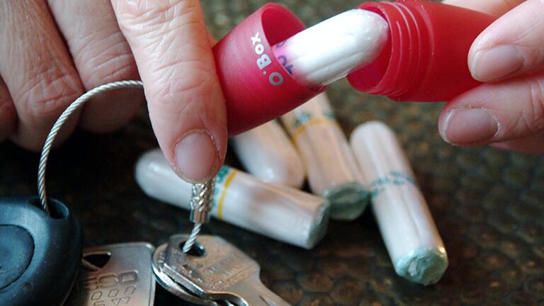 Nach Auffassung der Höchberger Gemeinderatsfraktion Bündnis 90/Die Grünen sollten auf den öffentlichen Toiletten der Gemeinde kostenlose Menstruationsartikel bereit liegen. Nach Auffassung der Höchberger Gemeinderatsfraktion Bündnis 90/Die Grünen sollten auf den öffentlichen Toiletten der Gemeinde kostenlose Menstruationsartikel bereit liegen. 