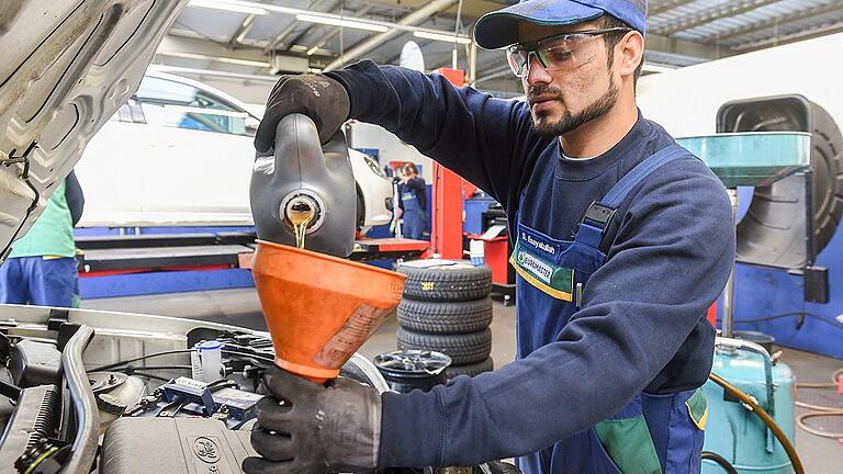 Dieses Jahr werden auch mehr Flüchtlinge in die Ausbildung starten.