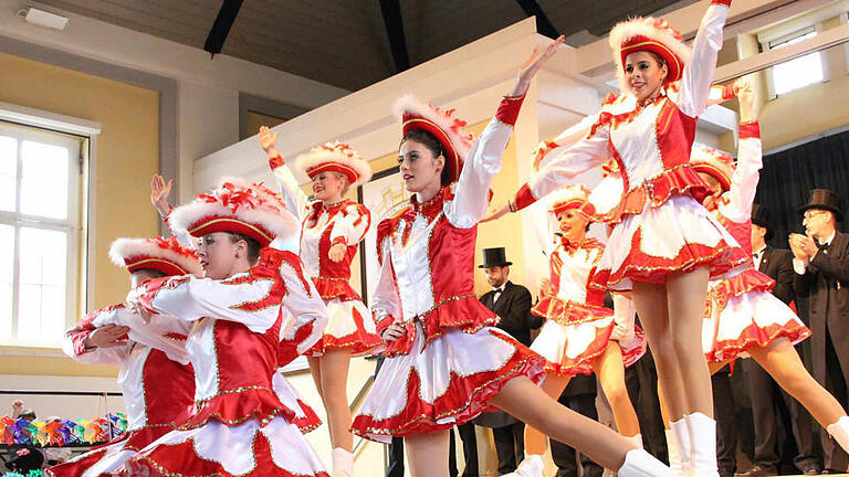 Die Prinzengarde des BTC-Garitz beim traditionellen Faschingstreiben im Tattersall. Foto: Borst/Archiv - Die Prinzengarde des BTC-Garitz beim traditionellen Faschingstreiben im Tattersall. Foto: Borst/Archiv Die Prinzengarde des BTC-Garitz beim traditionellen Faschingstreiben im Tattersall. Foto: Borst/Archiv - Die Prinzengarde des BTC-Garitz beim traditionellen Faschingstreiben im Tattersall. Foto: Borst/Archiv