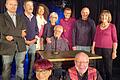 Von Kopf bis Fuß auf Schreiben eingestellt ist die Schweinfurter Autorengruppe SAG: (hinten von links) Joachim Engel, Günter Hein, Zena Kießner, Linde Unrein, Klaus Gasseleder, Renate Eckert, Peter Hub und Pianistin Janet Rawling, (vorne von links) Johanna Bonengel und Hanns Peter Zwißler.