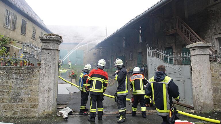 Scheunenbrand in Kaltensondheim: Schaden im fünfstelligen Bereich Scheunenbrand in Kaltensondheim: Schaden im fünfstelligen Bereich