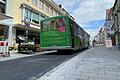 In der Rückertstraße in Schweinfurt gibt es nun eine Fahrbahn für Busse und Lieferverkehr. Allerdings ist die Farbe des Asphalts falsch, der Bauausschuss hatte beige gefordert.