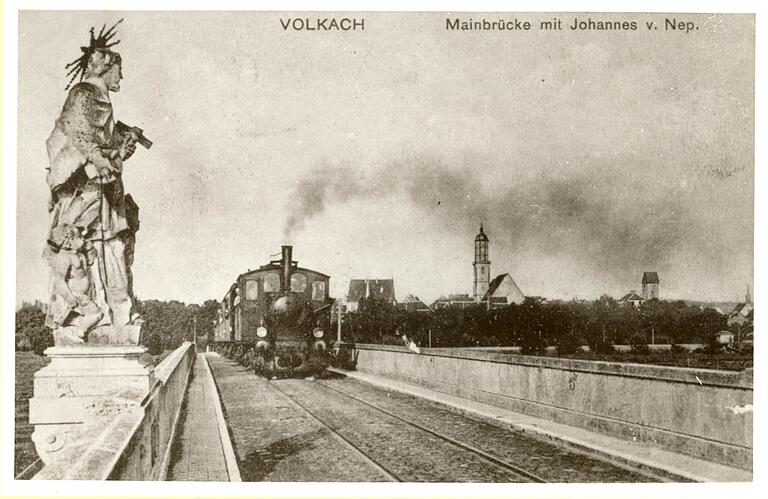 Glaskasten auf ersten Volkacher Mainbrücke (um 1909).