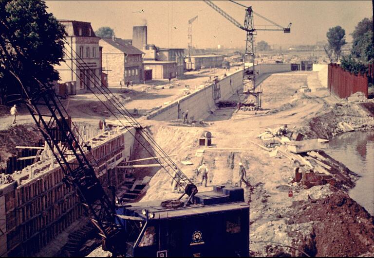 1961 wurde mit dem Schleusenbau an der Maininsel begonnen 1961 wurde mit dem Schleusenbau an der Maininsel begonnen