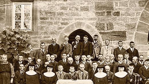 In der Obhut der Schwestern: 1929 kamen 39 taubstumme Pfleglinge nach Maria Bildhausen.