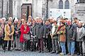 Schauplätze der Geschichte       -  (meg)   Mit ihrer Herbstfahrt nach Leipzig hat die alte Messestadt viele neuen Freunde gewonnen, schreibt die Ochsenfurter SPD in ihrer Pressemitteilung. Die Nikolaikirche, die bei der gewaltlosen Revolution von 1989 eine bedeutende Rolle gespielt hatte, und die Thomaskirche, einst Wirkungsstätte von Johann Sebastian Bach stand ebenso auf dem Besuchsprogramm wie Auerbachs Keller, den Goethe schon gerne besucht hatte. Der zweite Reisetag stand ganz im Zeichen der Völkerschlacht von 1813. Nach einer eindrucksvollen  Sonderausstellung im Stadtmuseum besichtigten die Reisenden das vor genau 100 Jahren errichtete Völkerschlacht-Denkmal und das Panoramagemälde des Künstlers Yadegir Asisi in einem ehemaligen Gasometer, das die Geschehnisse der Völkerschlacht vor Augen führt. Ein weiterer Höhepunkt war die ehemalige Leipziger Baumwollspinnerei, ein rund sechs Hektar großer Industriekomplex aus der Gründerzeit, in dem sich heute viele Künstler niedergelassen haben. Das neue Museum der Bildenden Künste &ndash; moderner Glasbau am Rande der Altstadt &ndash; und das Grassi-Museum für Angewandte Kunst boten außerdem einen eindrucksvollen Blick auf die Kunst- und Kulturgeschichte des 20. Jahrhunderts.