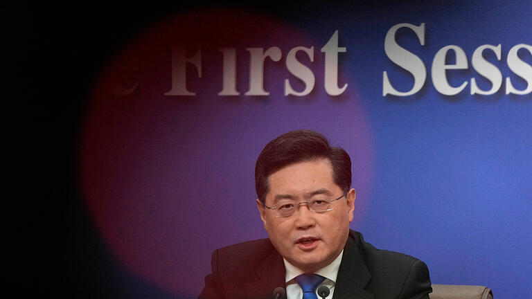 Chinas Außenminister Qin.jpeg - Qin Gang ist nicht länger Außenminister von China. Wo er sich aufhält, ist nicht bekannt. Chinas Außenminister Qin.jpeg - Qin Gang ist nicht länger Außenminister von China. Wo er sich aufhält, ist nicht bekannt.
