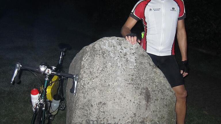 Am Ziel: Gernot Hüsam beendete seine 498 Kilometer lange Radtour in Westervesede. Danach erkundete er noch Norddeutschland und die Vogesen mit dem Rad.