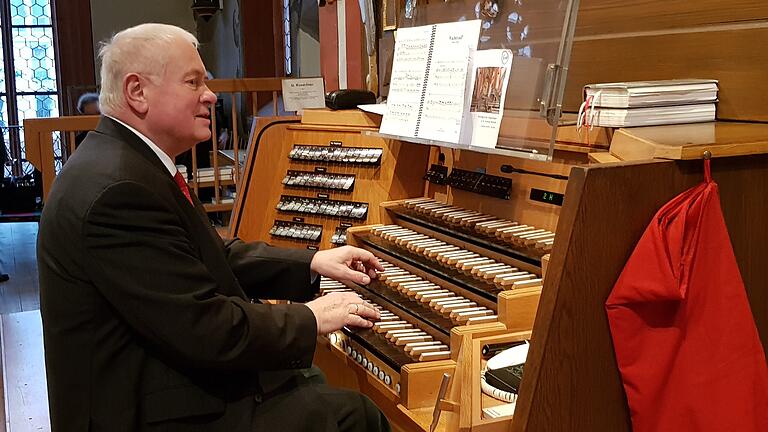 Zum 50. Mal jährte sich der Dienstbeginn von Organist und ehemaligem Kantor Manfred Goldkuhle an der Stadtpfarrkirche St.Andreas. Zum 50. Mal jährte sich der Dienstbeginn von Organist und ehemaligem Kantor Manfred Goldkuhle an der Stadtpfarrkirche St.Andreas.