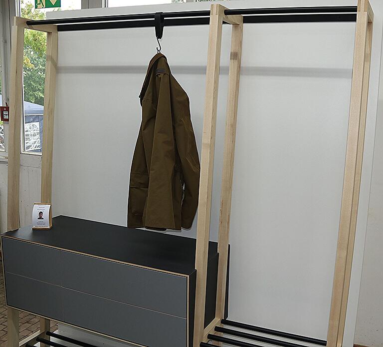Garderoben und Schränke dominierten bei den Ausstellungsstücken des 47. Meisterkurses an der Schreinermeisterschule Ebern. Garderoben und Schränke dominierten bei den Ausstellungsstücken des 47. Meisterkurses an der Schreinermeisterschule Ebern.