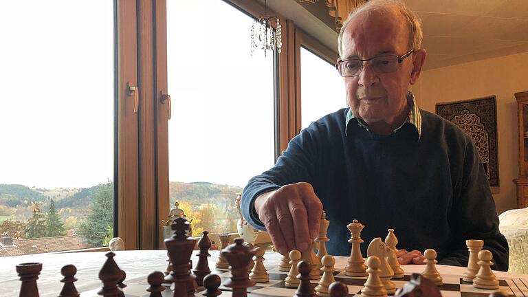 Eine Leidenschaft von Norbert Binder war das Schachspielen. Eine Leidenschaft von Norbert Binder war das Schachspielen.