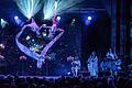 Vom 11. bis 20. Mai findet das Internationale Varietéfestival in Sennfeld statt. Am Sonntag, 21. Mai,&nbsp; findet noch eine Zusatz-Show der Abschlussgala statt. Veranstalter und Künstler Dirk Denzer begleitet mit seiner neuen Band 'Jadoo Ananda', rechts im Bild,  die Shows. So ähnlich wie in diesem Bild kann man sich die Atmosphäre im Zelt auf der Freizeitanlage in Sennfeld (Lkrs. Schweinfurt) vorstellen.