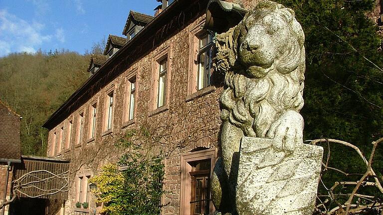 Buchenmühle - Steht für 1,75 Millionen Euro zum Verkauf: die unterhalb der Wallfahrtskirche Mariabuchen im Buchenbachtal bei Steinbach gelegene „Buchenmühle“. Buchenmühle - Steht für 1,75 Millionen Euro zum Verkauf: die unterhalb der Wallfahrtskirche Mariabuchen im Buchenbachtal bei Steinbach gelegene „Buchenmühle“.